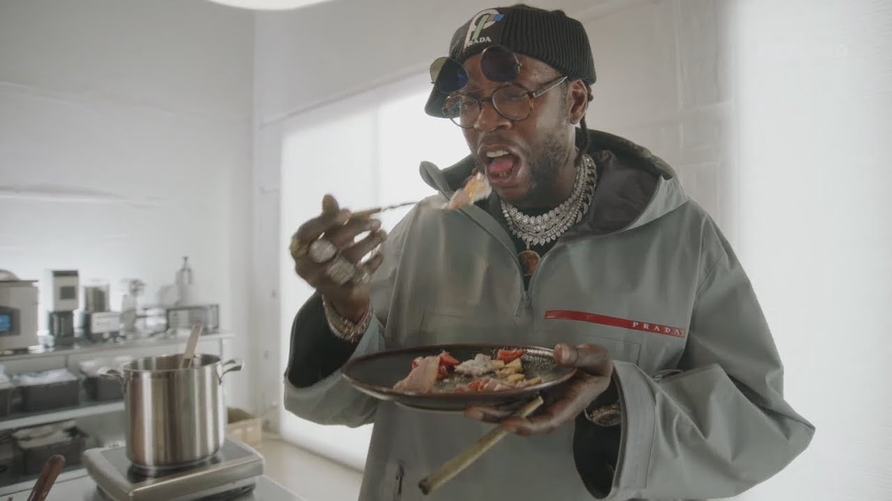 2 Chainz хавает ништяки с коноплёй. MOST EXPENSIVEST на русском.