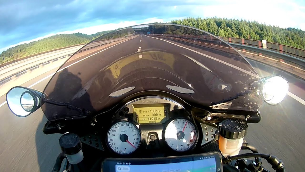 ZZR 1400 vol gas op de Duitse Autobahn.