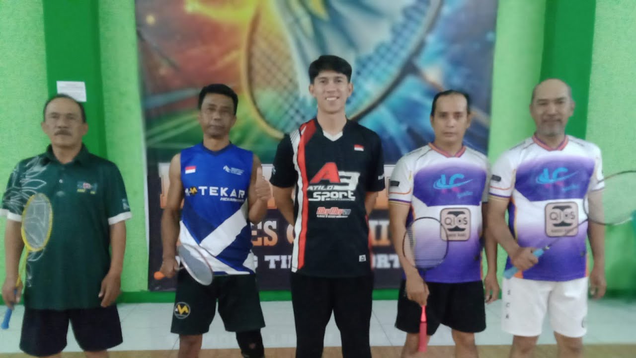 KELAS VETERAN 8 BESAR PASANGAN P ATE/APIH VS A HENDRA/P DONI KADES CUP III KARANGTANJUNG III 2025
