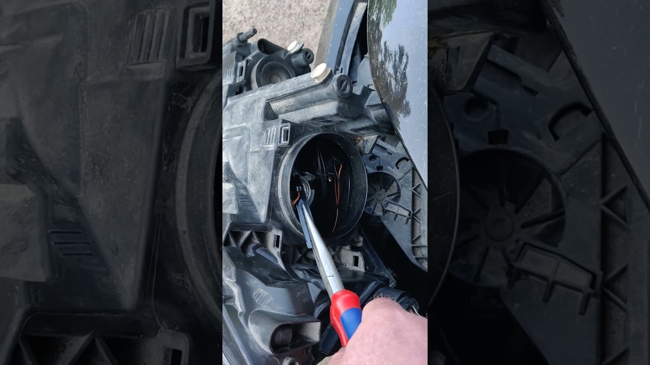 Changing bulbs Skoda Octavia