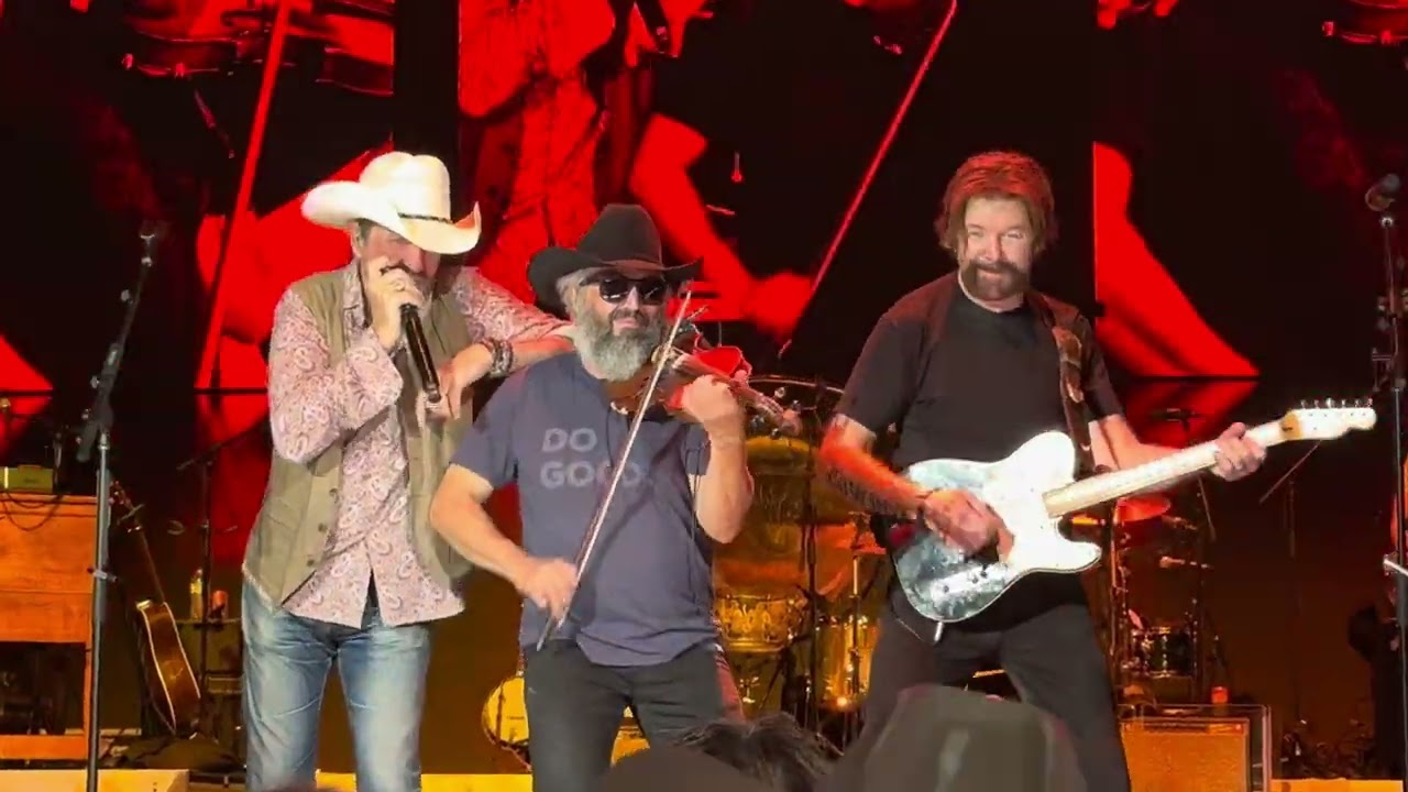 Brooks & Dunn - Rock My World (Little Counrty Girl) (Houston 05.17.24) HD