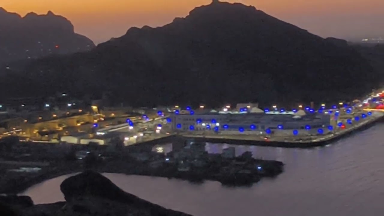تصوير ليلي من اعلئ قمه قلعة صيره عدن