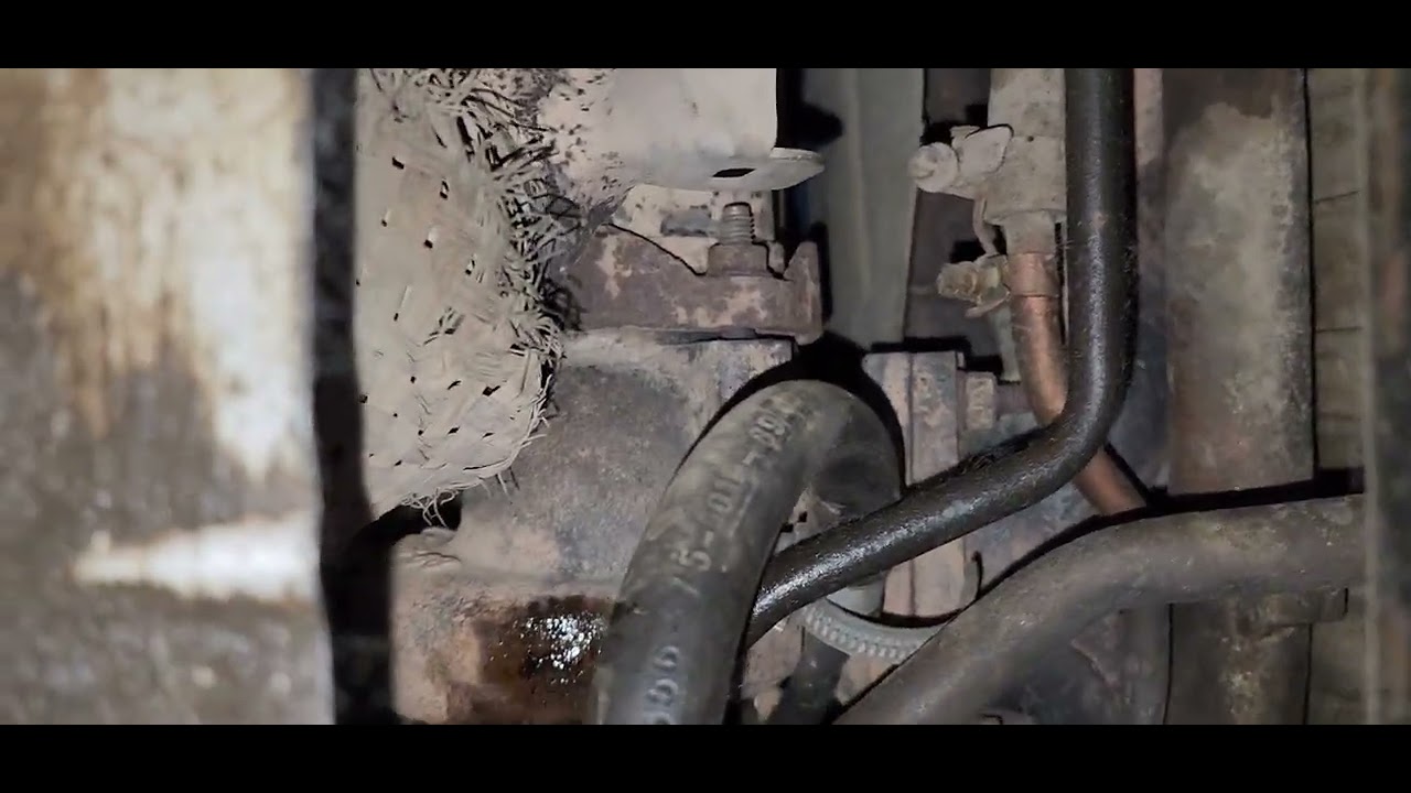 Сильная вибрация на D сопровождается каким-то металлическим звуком (лязгом)