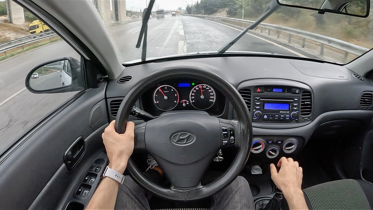 Hyundai Accent Era 1.5 CRDi VGT 2010 года – тест-драйв от первого лица под дождем