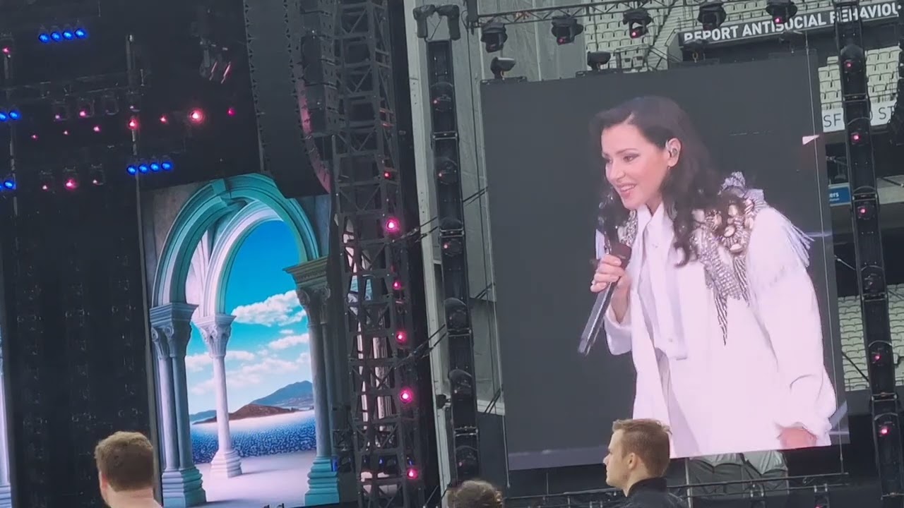 Tina Arena: Heaven Help My Heart/Now I Can Dance/The Machine's Breaking Down