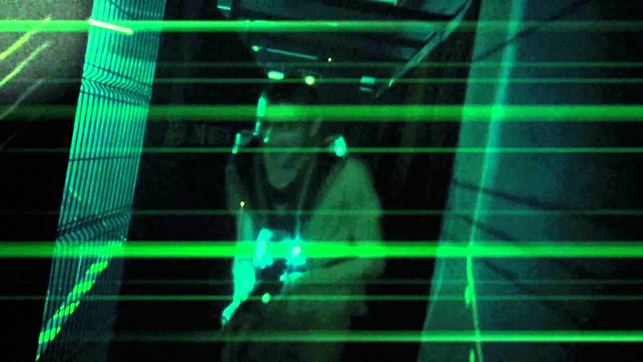Laser Tag! Exista viata si dupa job! Si inca ce viata ...