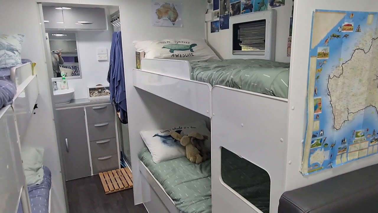 Leader Gold 25ft quad bunk family caravan tour.