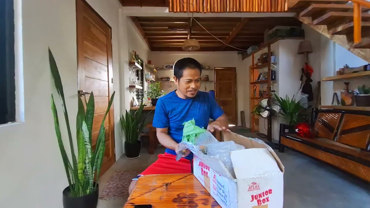 UNBOXING ADVANCE CHRISTMAS GIFT AS EARLY AS JANUARY OMG 😱