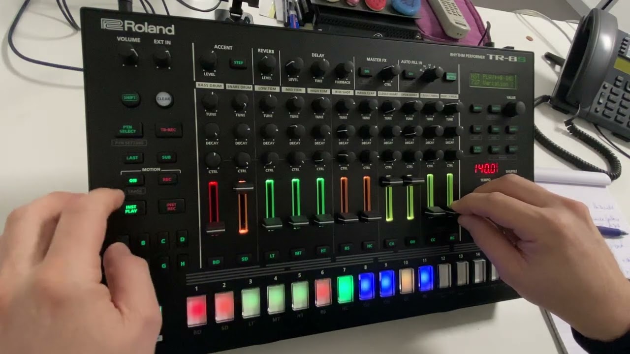 Roland TR8S jam 
