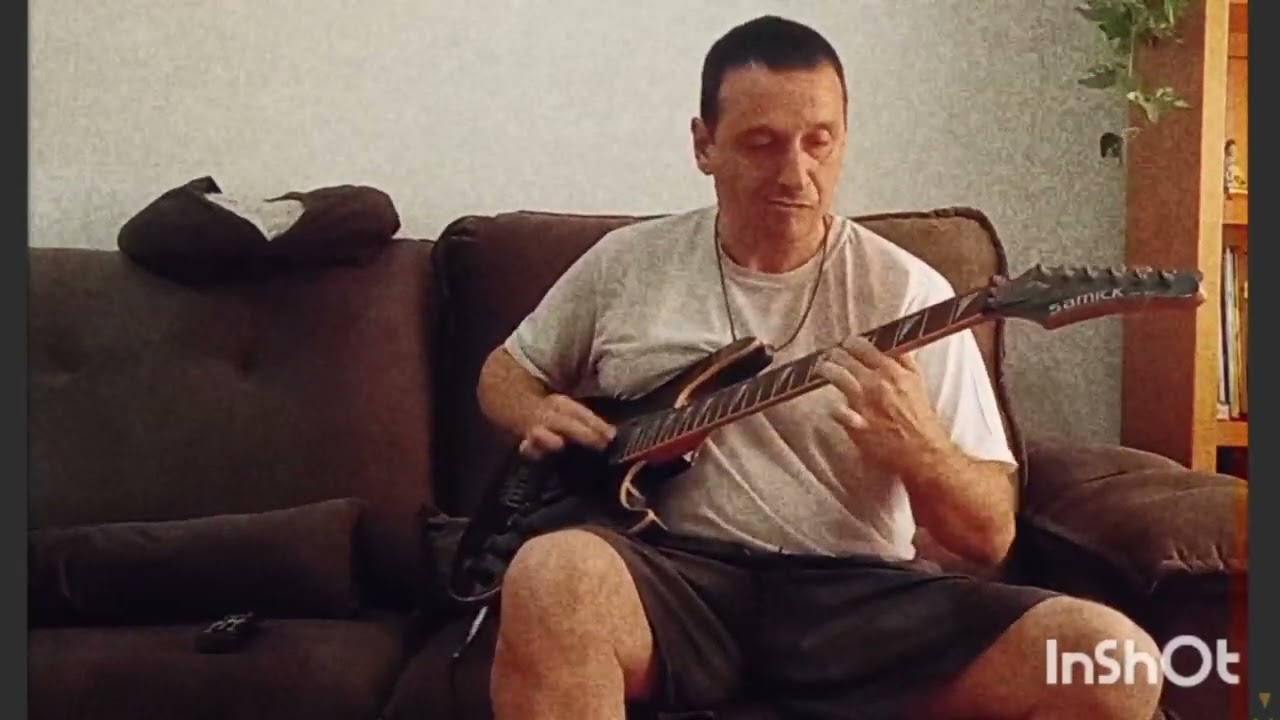Tarde de improvisos árabes na guitarra!