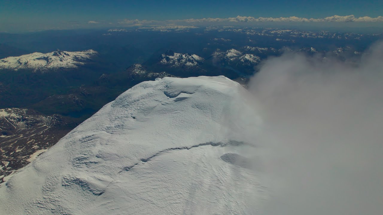 Asalto en solitario al volcán Lanín  🇨🇱  🇦🇷 La montaña más alta de la araucaria
