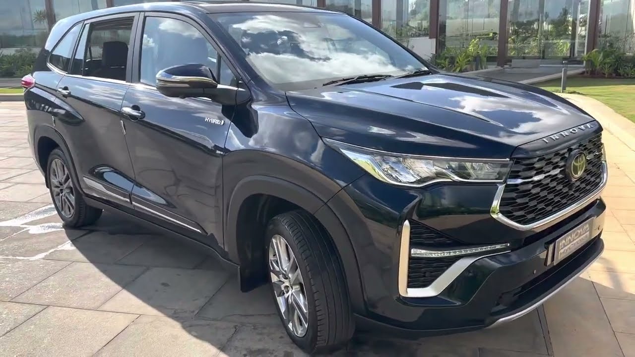 Официальные аксессуары Toyota Innova Hycross | Какие из них вы бы купили?