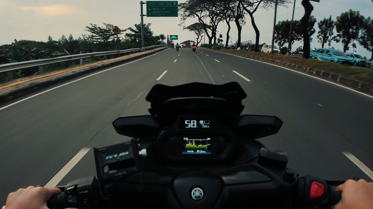 You Don&rsquo;t Need To Ride Fast To Enjoy a Maxi Scooter!
