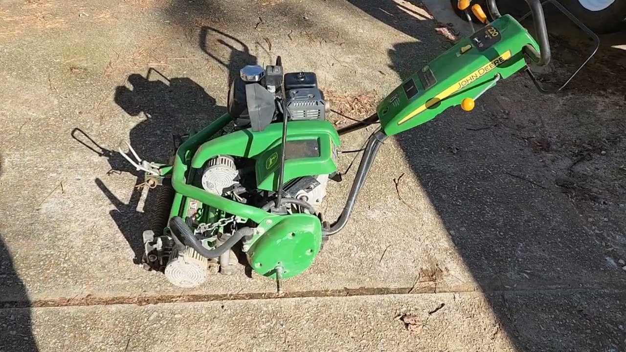 working on my johndeere 220 ecut hybrid mower .trying to get it to work and cut #greensmower