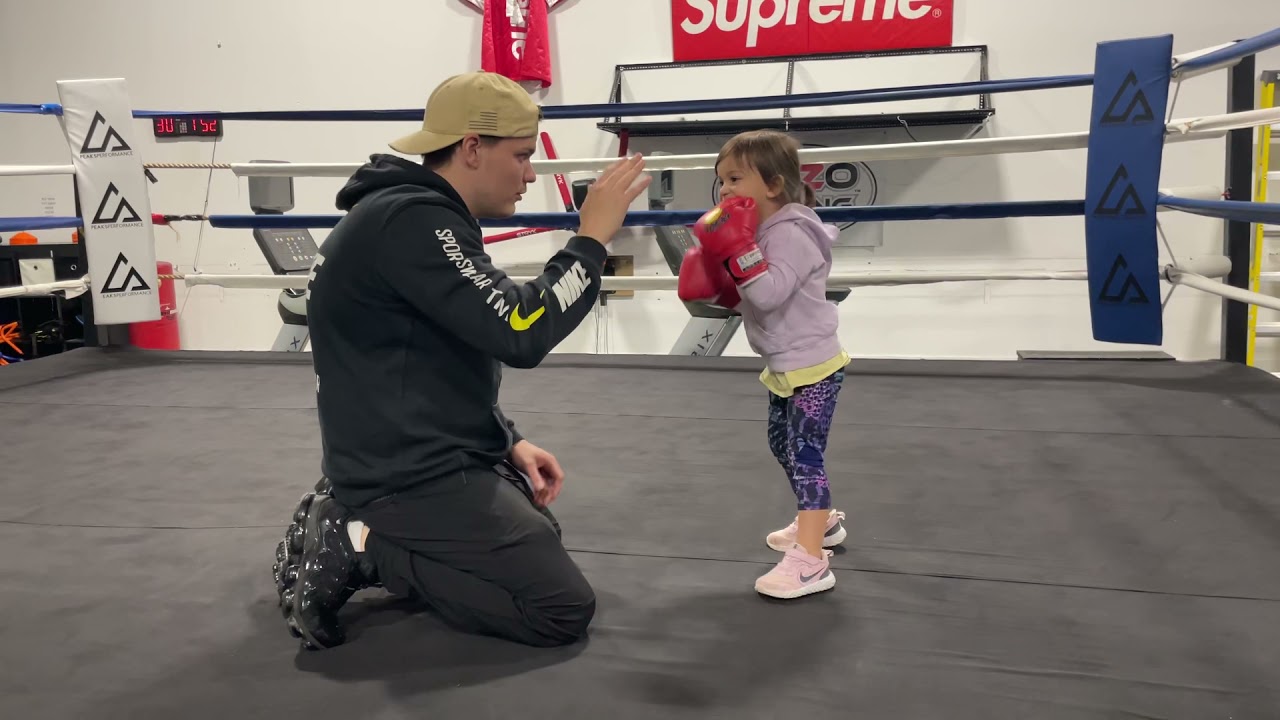 3 year old Girl boxing prodigy Viviana &ldquo;Chocolatita&rdquo; Fox
