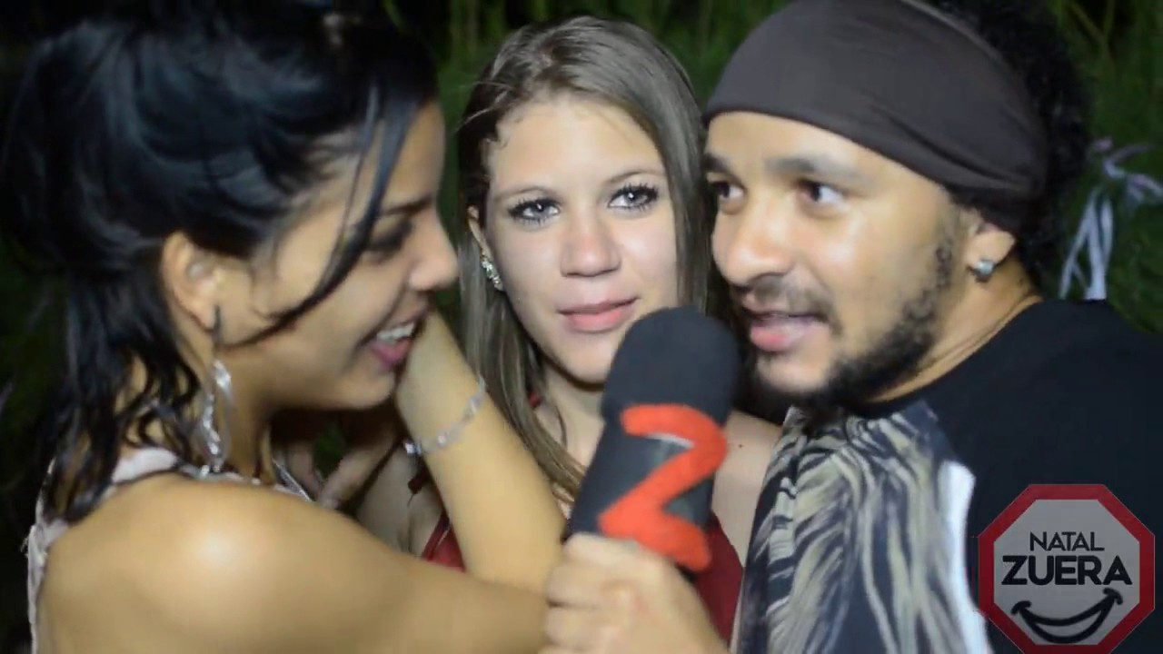 CENAS CURTAS - beijo lésbico #2
