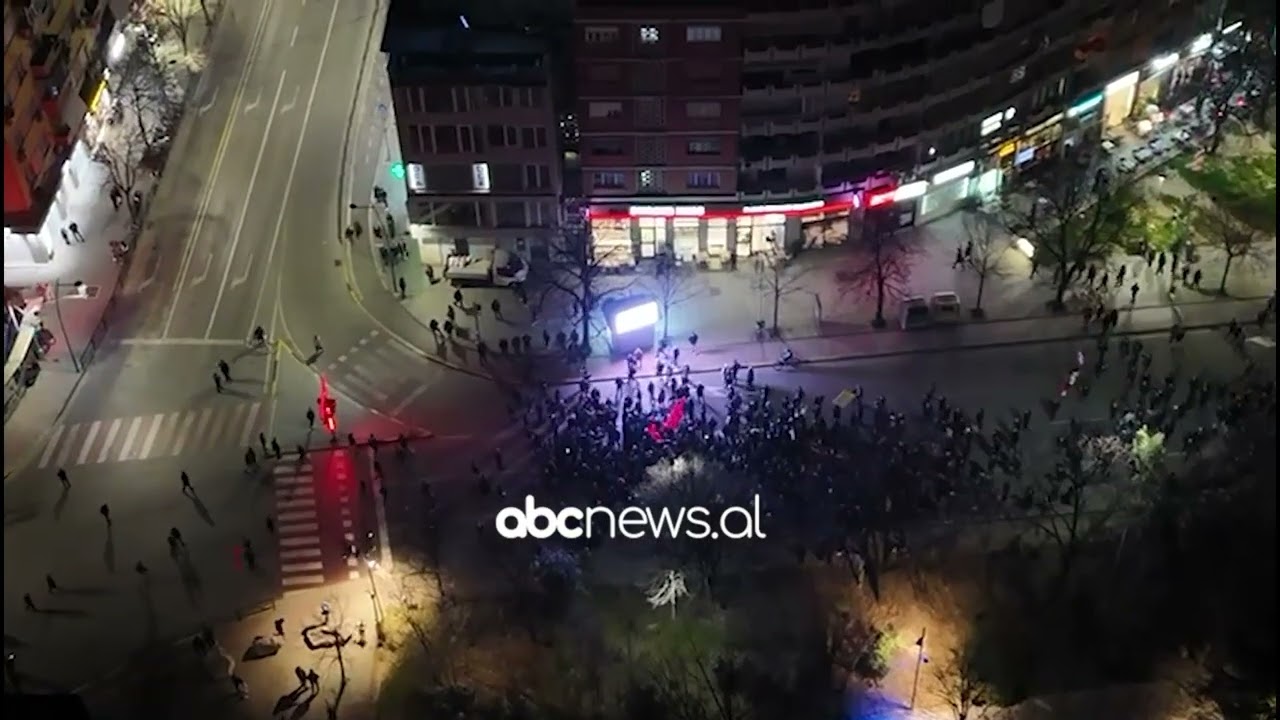 Vijon 'turi turistik' i protestuesve në rrugët e Tiranës | ABC News Albania