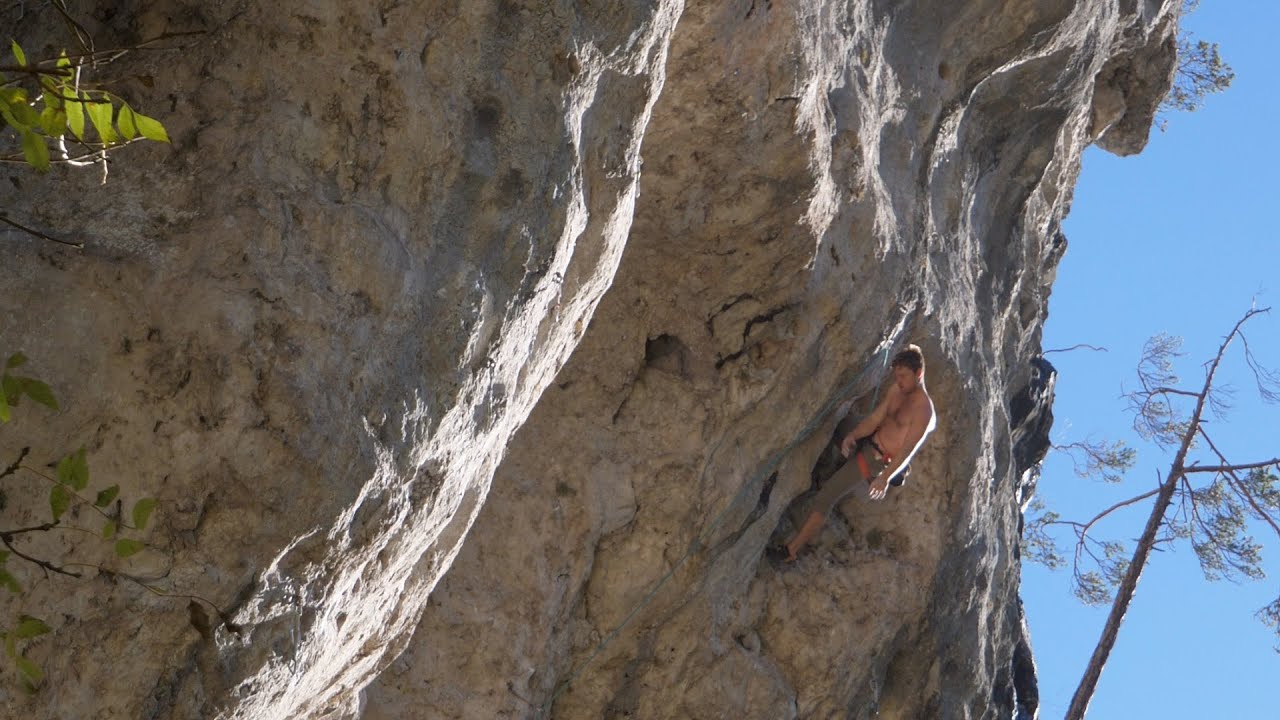 Schnelle Pulle 8a+ / 5.13c (Weiße Wand, Mixnitz) | Uncut Ascent