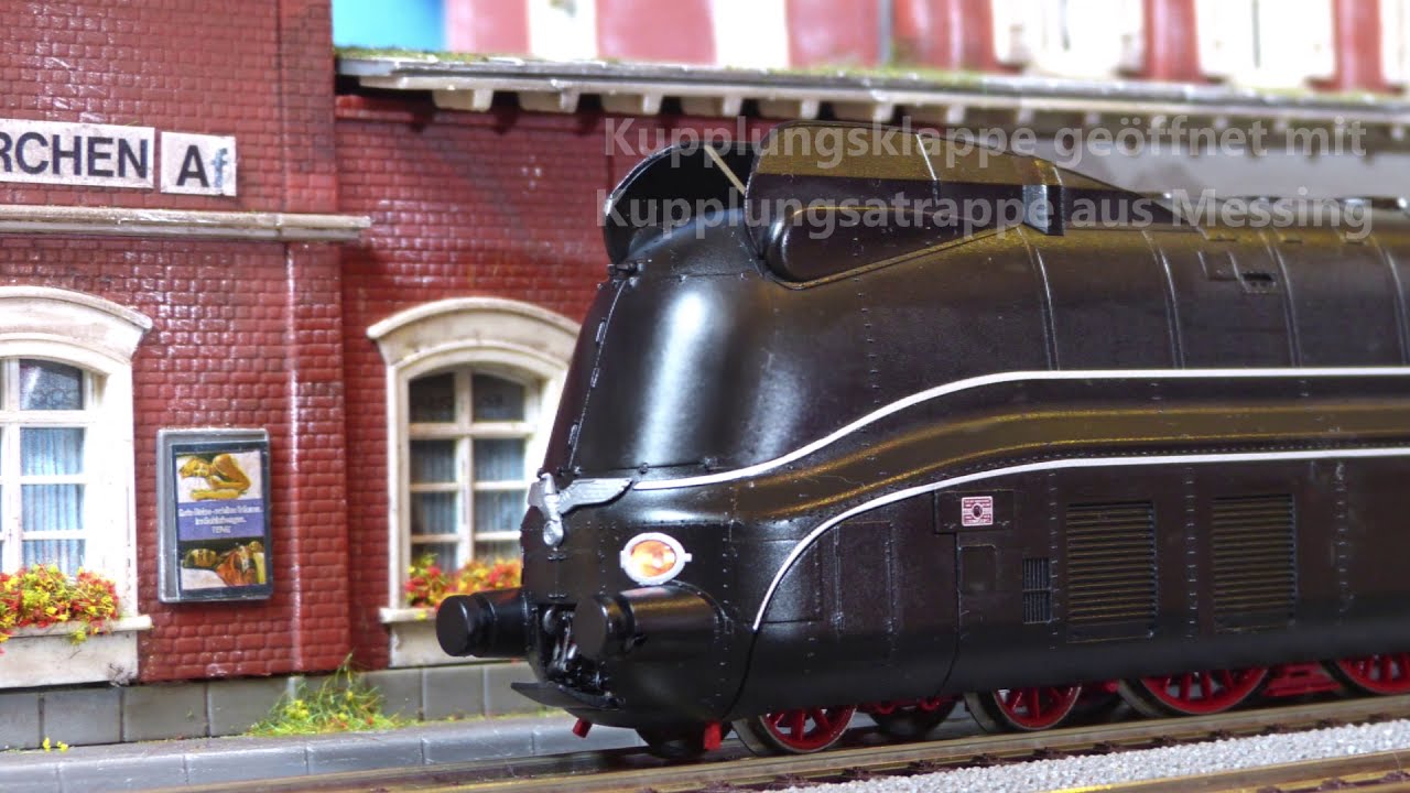 BR 01 1001 von Roco Stromlinie (Sound ESU Loksound 5) mit Orient Express