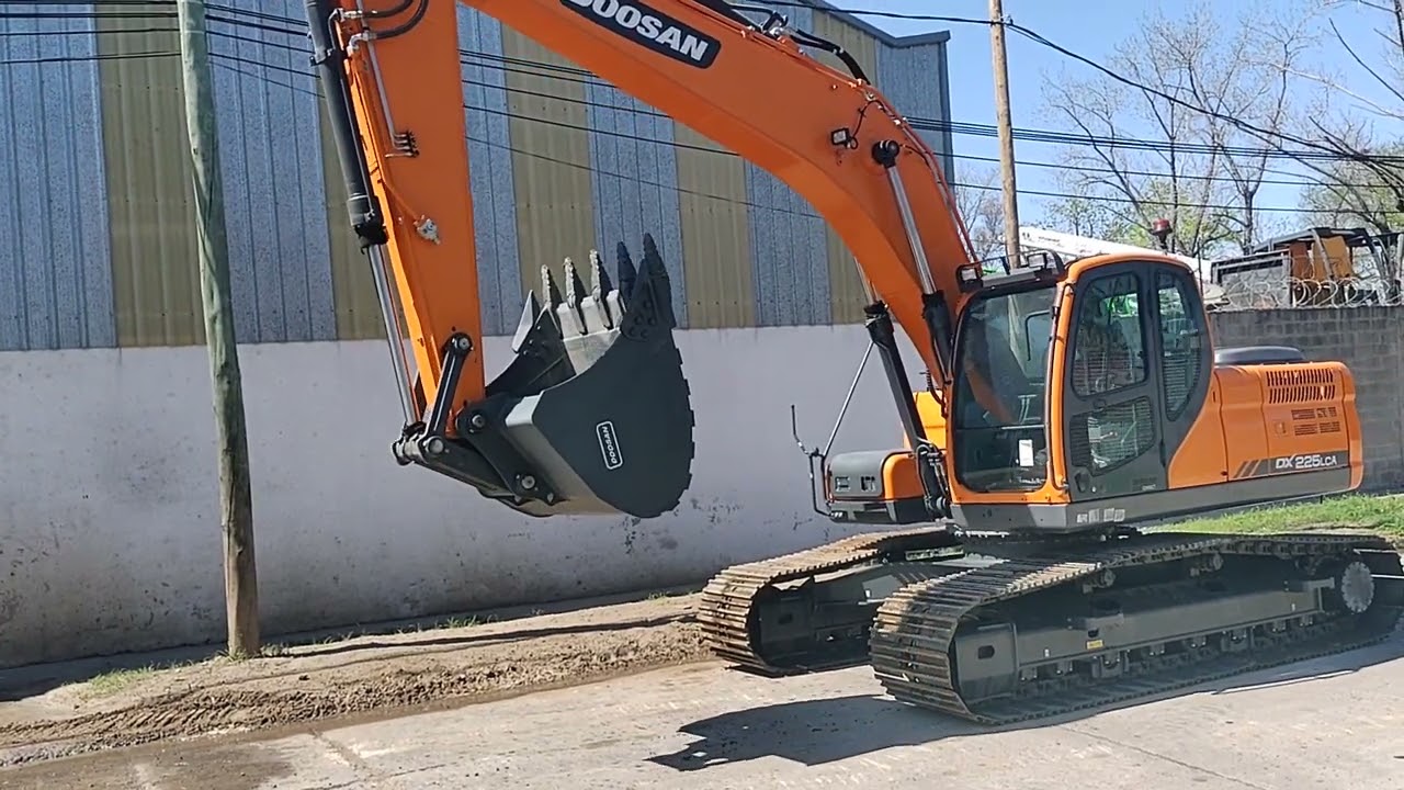 DOOSAN DX 225 LCA