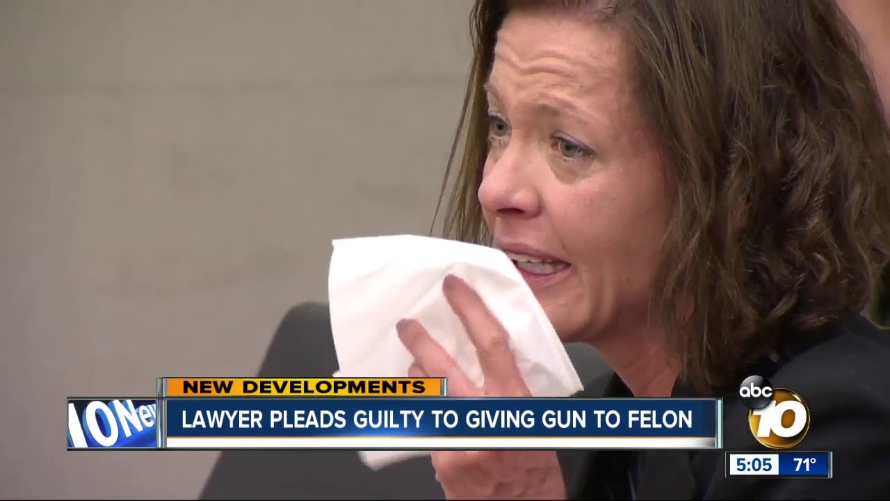 Lawyer pleads guilty to giving gun to felon