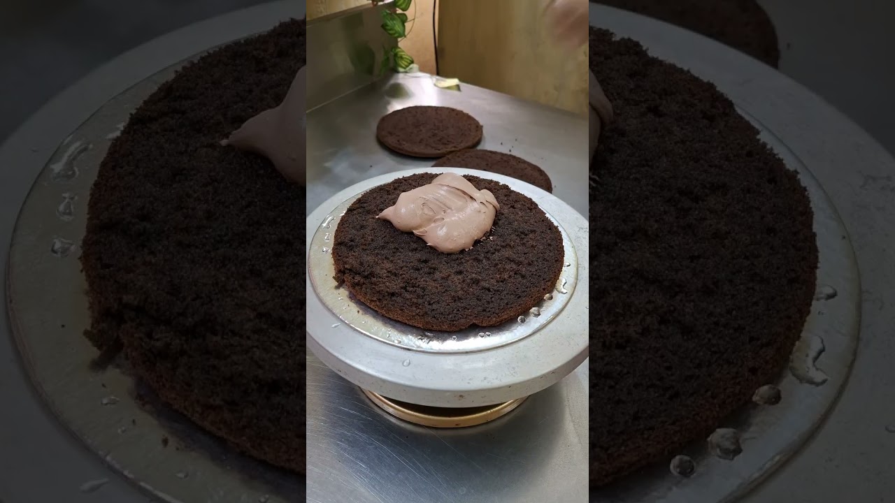 4 Eggs Professional Chocolate Cake Making Class || 4 Egg Chocolate Sponge Cake || 2 Pound cake recip
