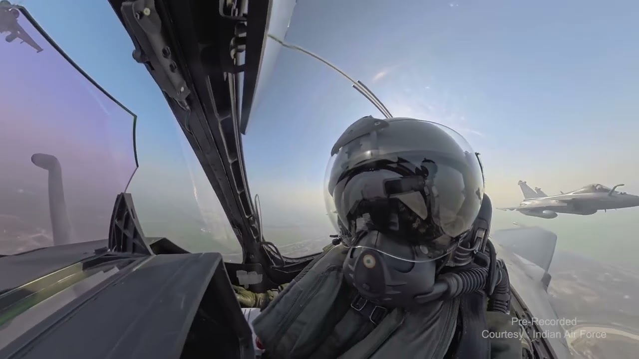 #RepublicDay2026 #Flypast #IndianAirForce  Vajraang Formation