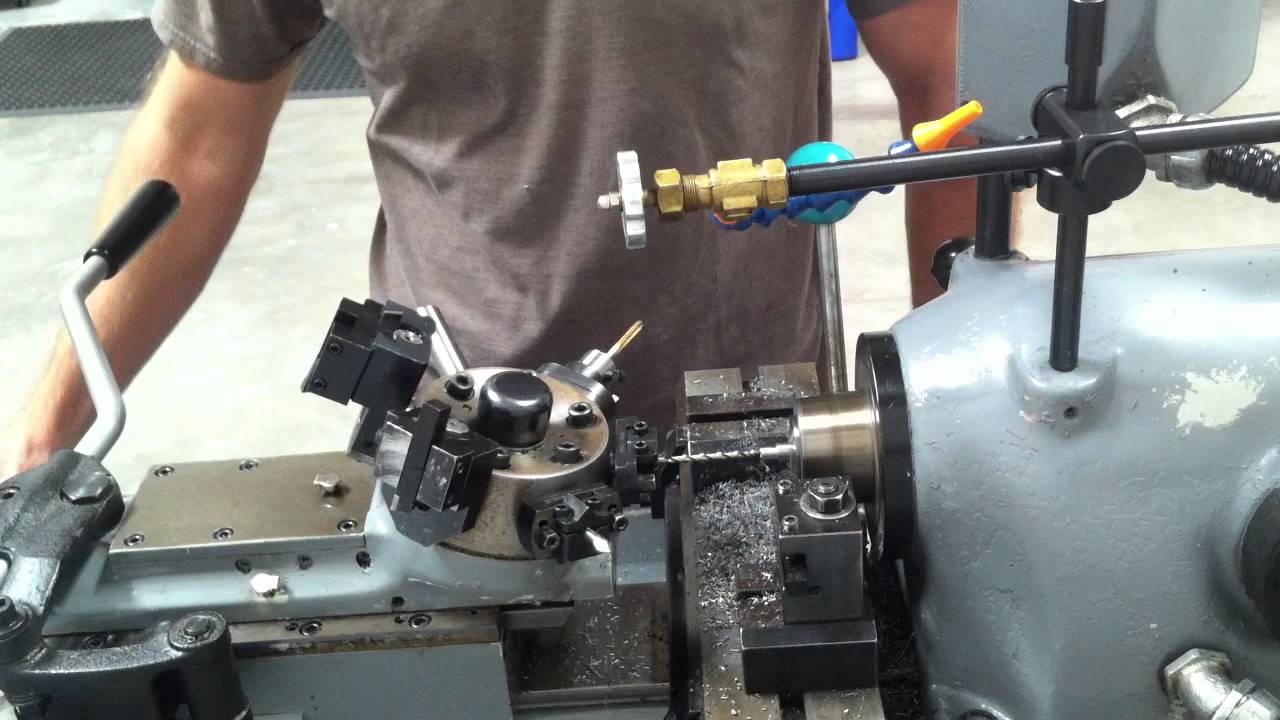 Knife pivot production on turret lathe