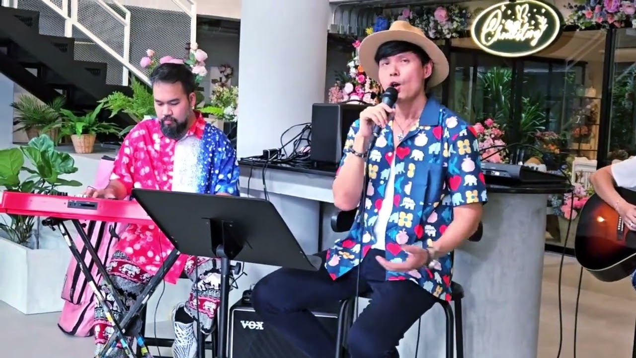 Les Champs Elysees  - (Cover) Art Thomya