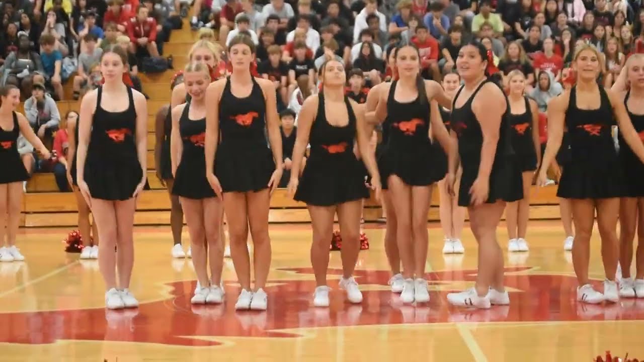 Pep rally traditions bring Colts together