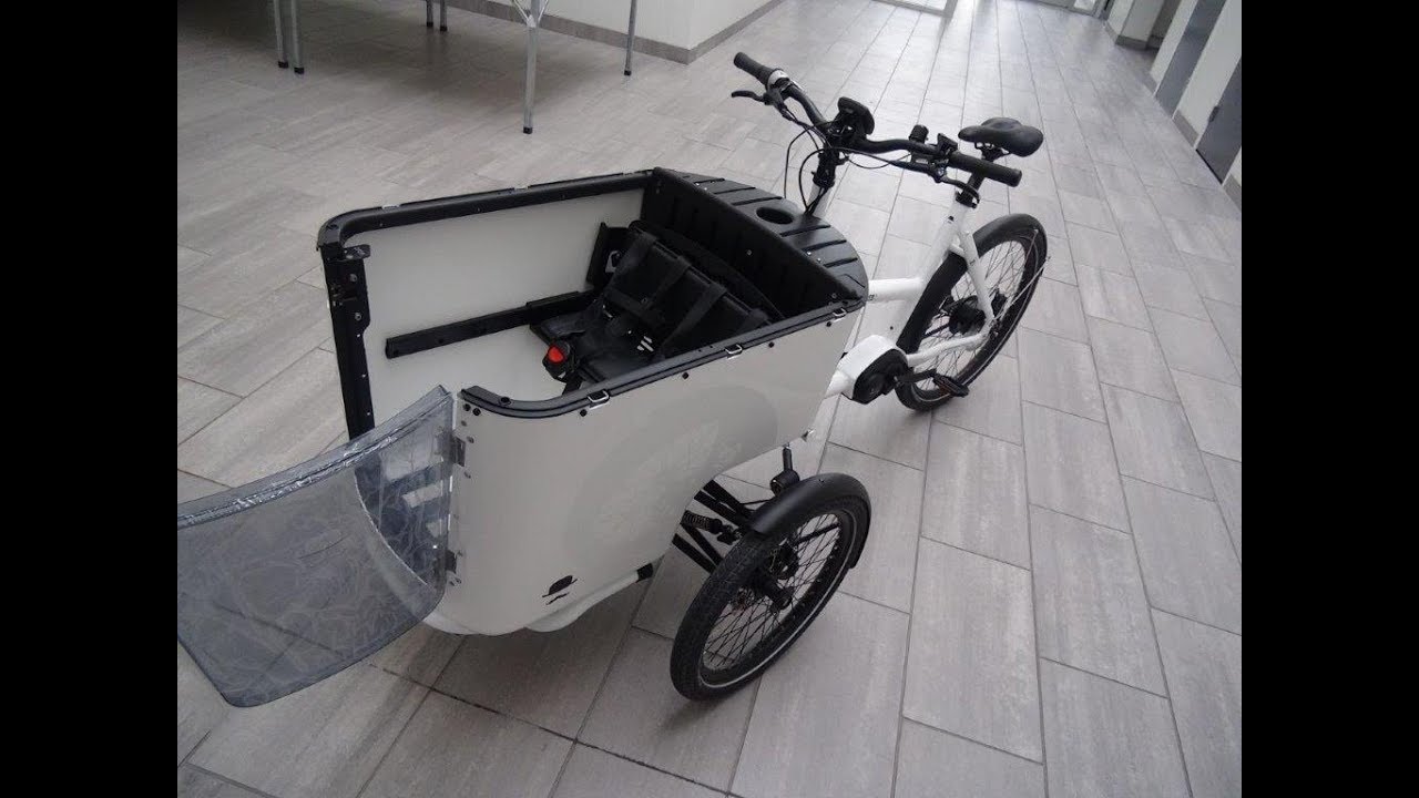 Curving cargo family bicycle made in Copenhagen
