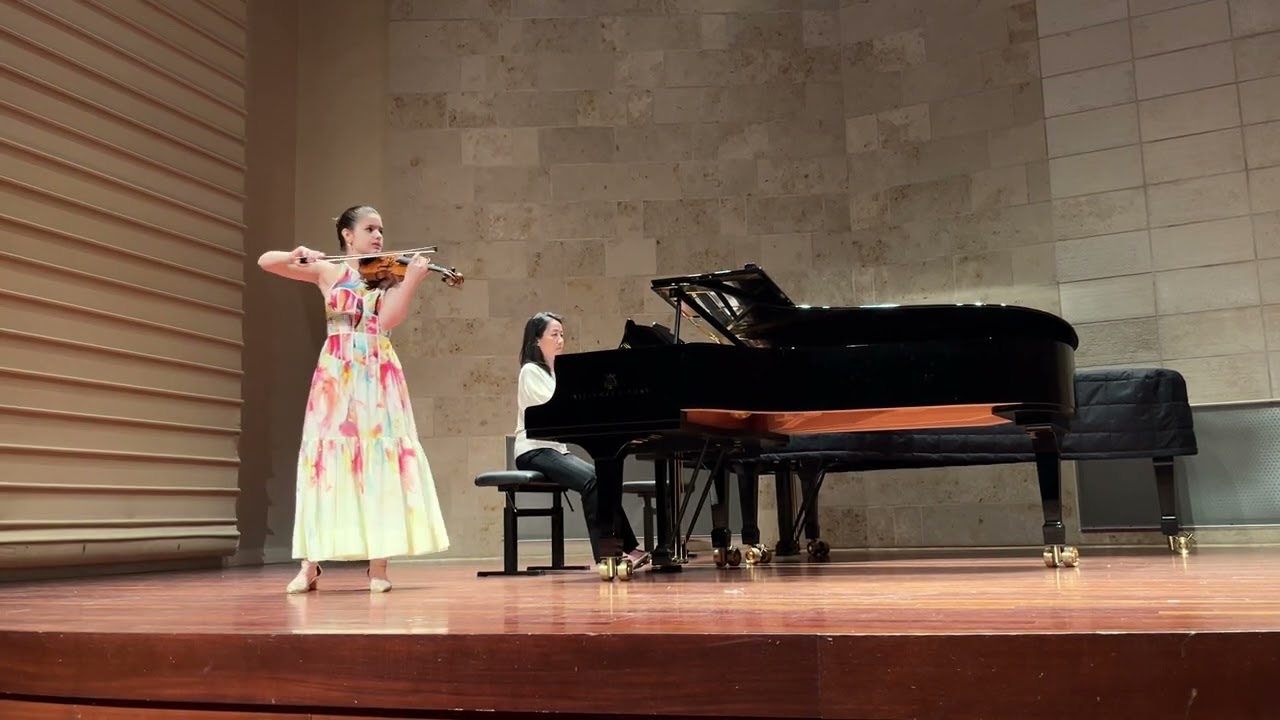 Ava Pakiam performs Massenet's Meditation from Thais