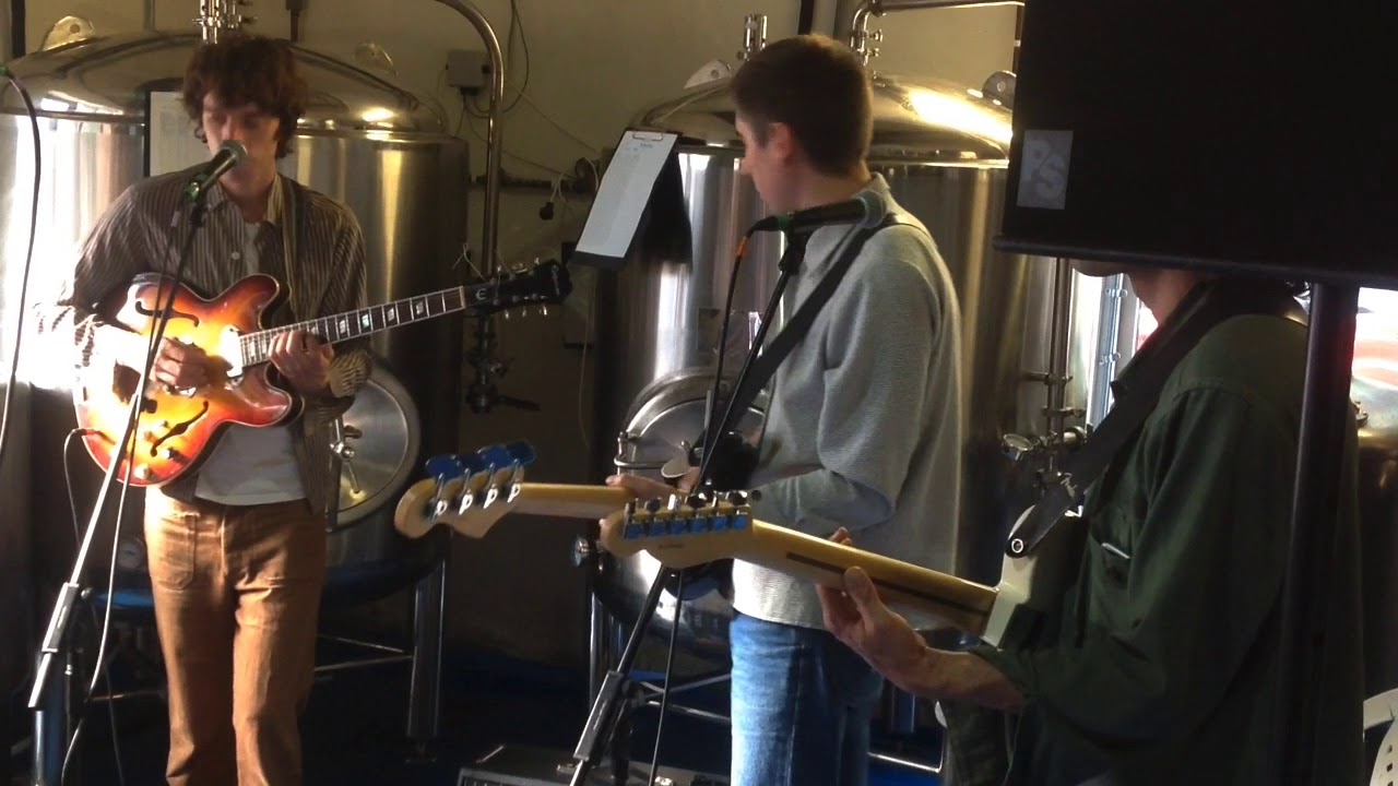 New Lion Brewery Sessions 2017: The Proper Ornaments