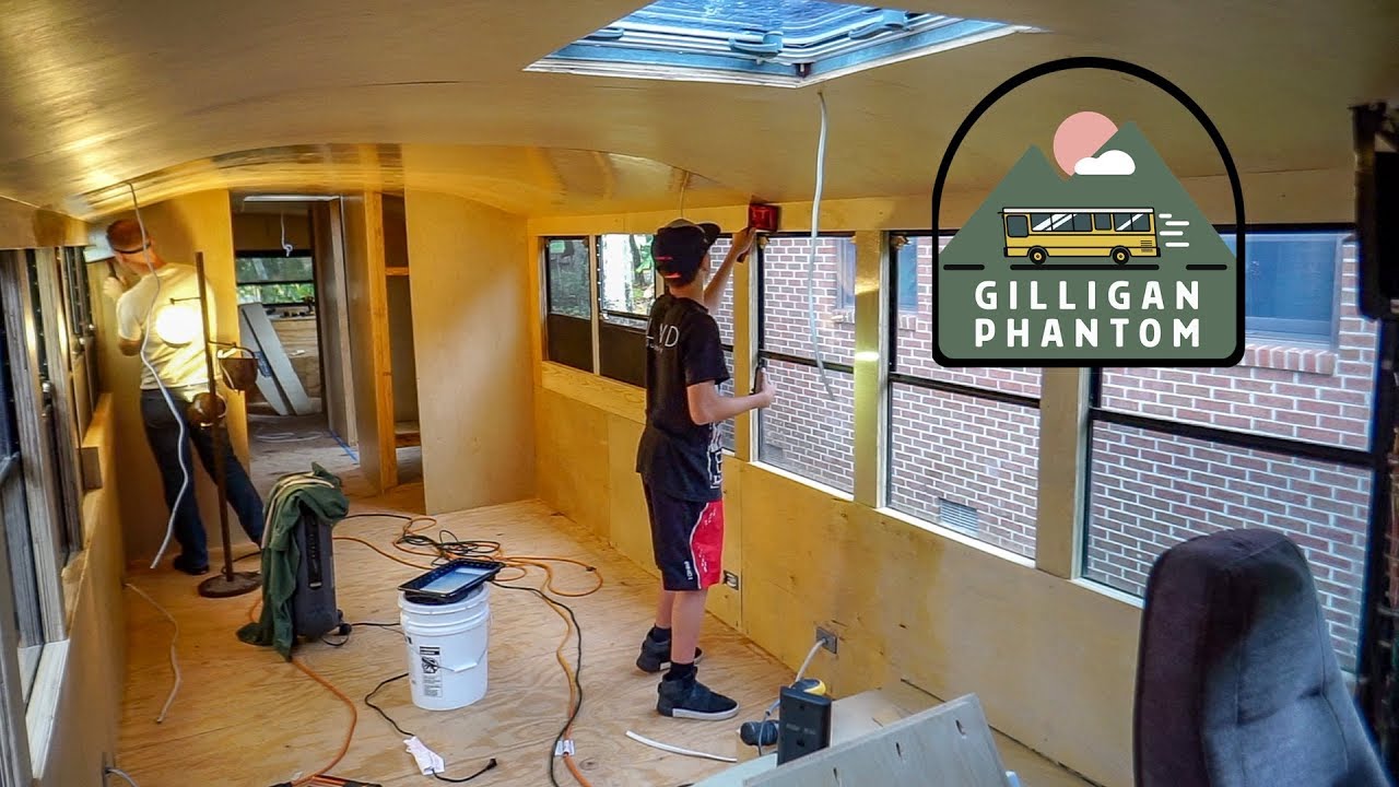 Applying Finish to Walls and Ceiling (Safecoat Polyureseal For Formaldehyde) Bus Conversion Ep 36