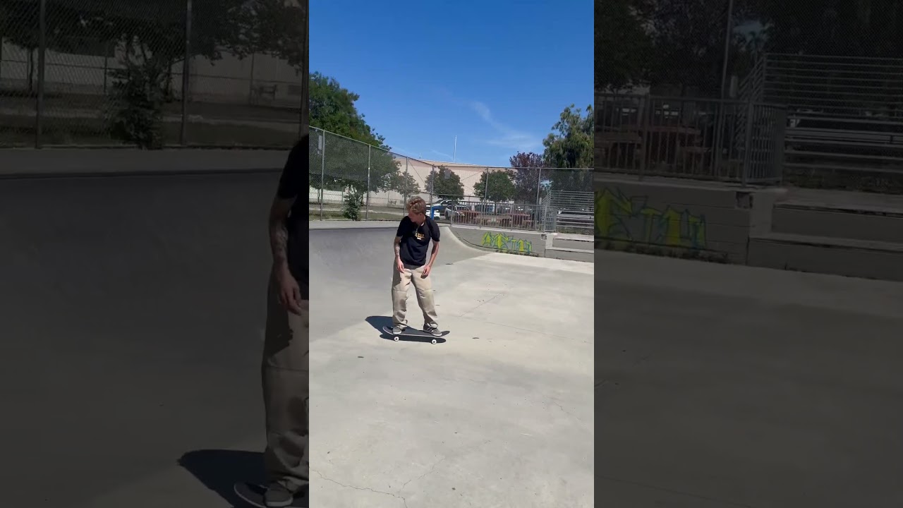 Sketchy biggerflip at the low 😩💯💚 #skateboarding #skate