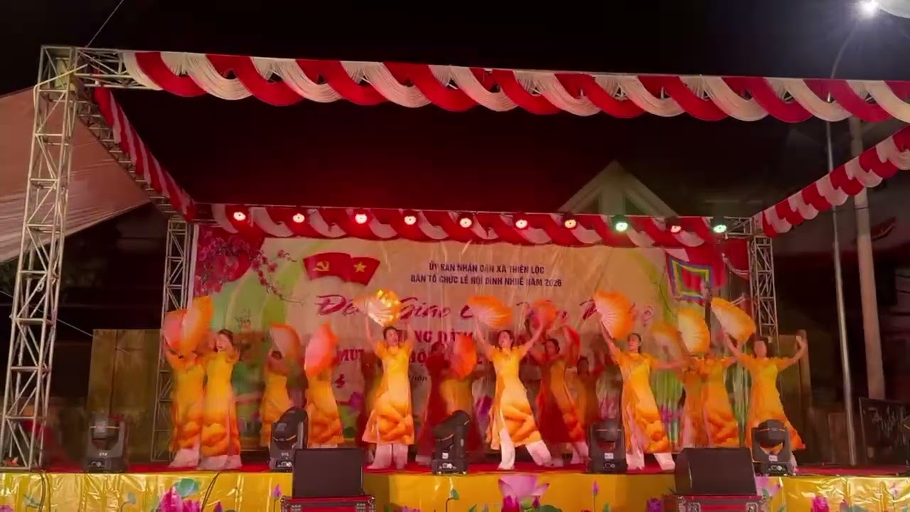 Múa xuân đẹp làm xao zum ba nhuế