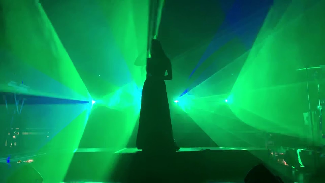 Banks - Godless [LIVE]