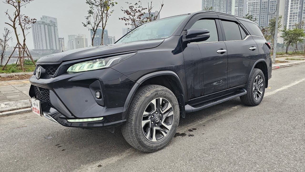 Cực Hot #FORTUNER 2.4AT 2021 m&aacute;y DẦU BẢN LEGENDER Chất ĐẸP MIỄN B&Agrave;N B&Aacute;N GẤP XE ĐI TẾT #XETOT360