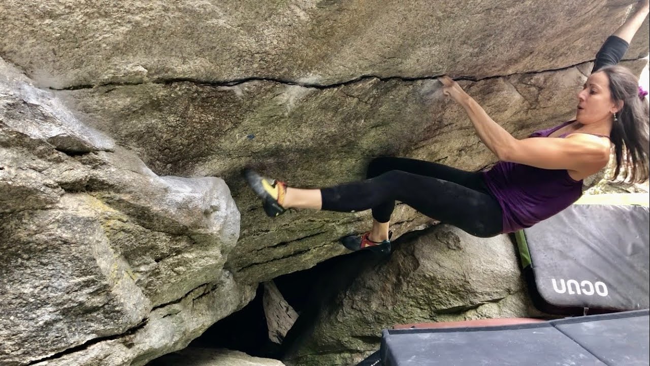 Aktifit right - 7b & Seppi’s Boulder -7a in Chironico 🇨🇭