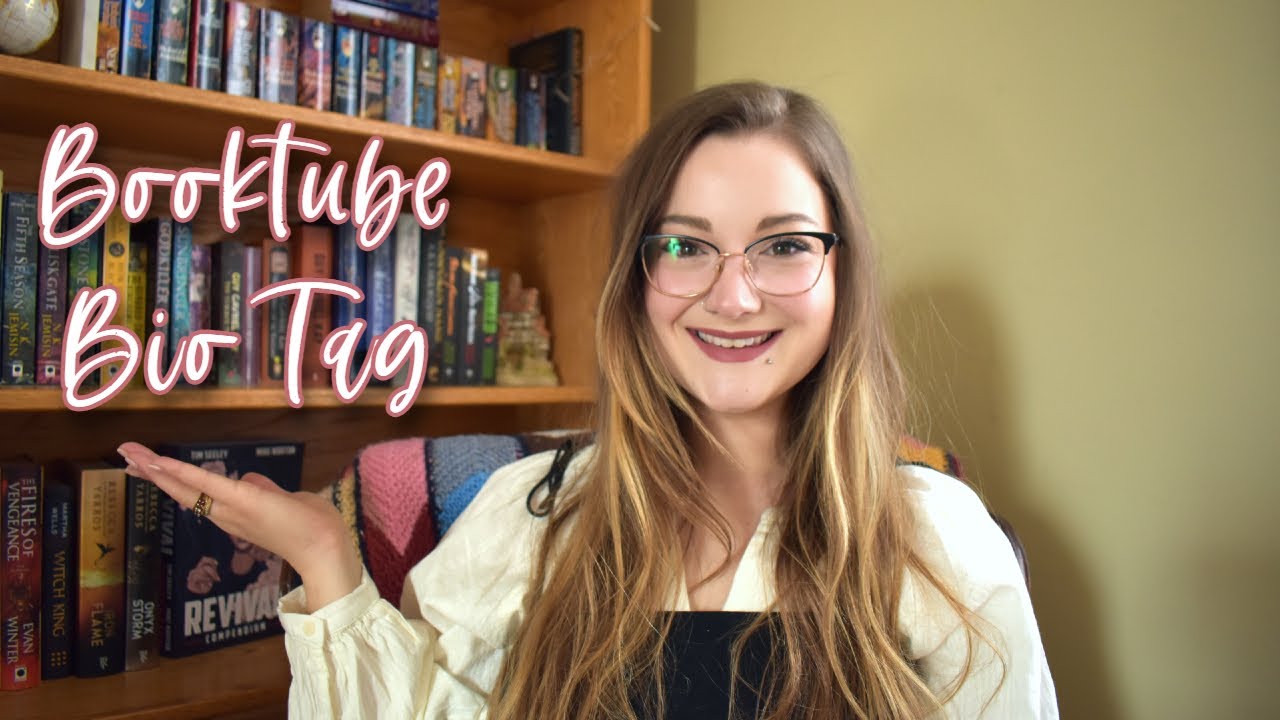 Booktube Bio Tag 📚💕 | DistilledReads [cc-eng-ca]