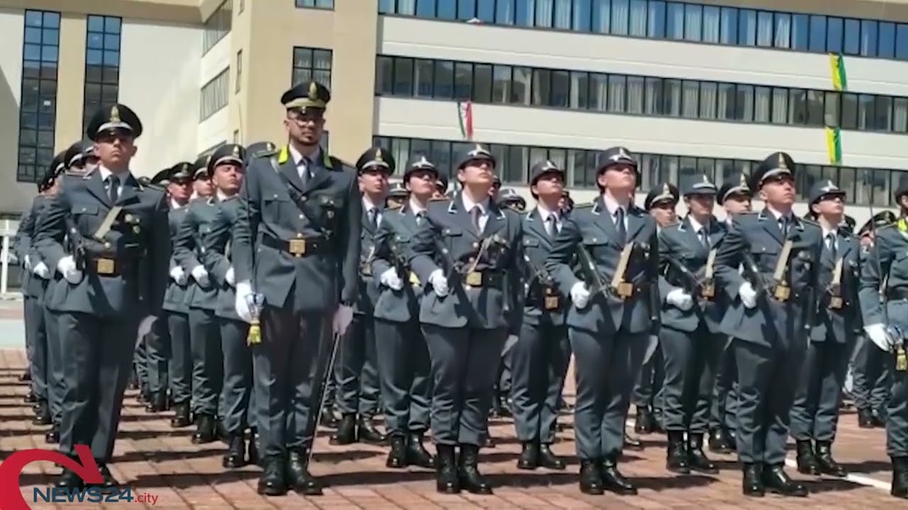 BARI | La cerimonia di “giuramento di fedeltà alla Repubblica Italiana” dei finanzieri allievi