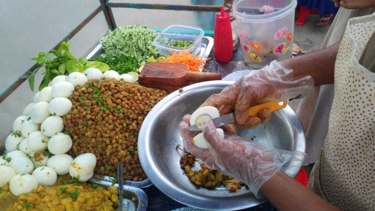 Master Of Extreme Jhal Muri maker | Bangladeshi Street Food