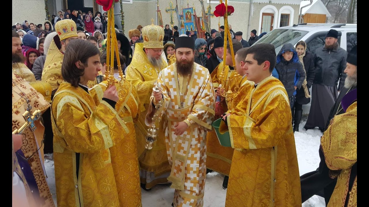 Mitropolitul Meletie a oficiat Sfânta Liturghie la Biserica din Carapciu (14.11.2016)