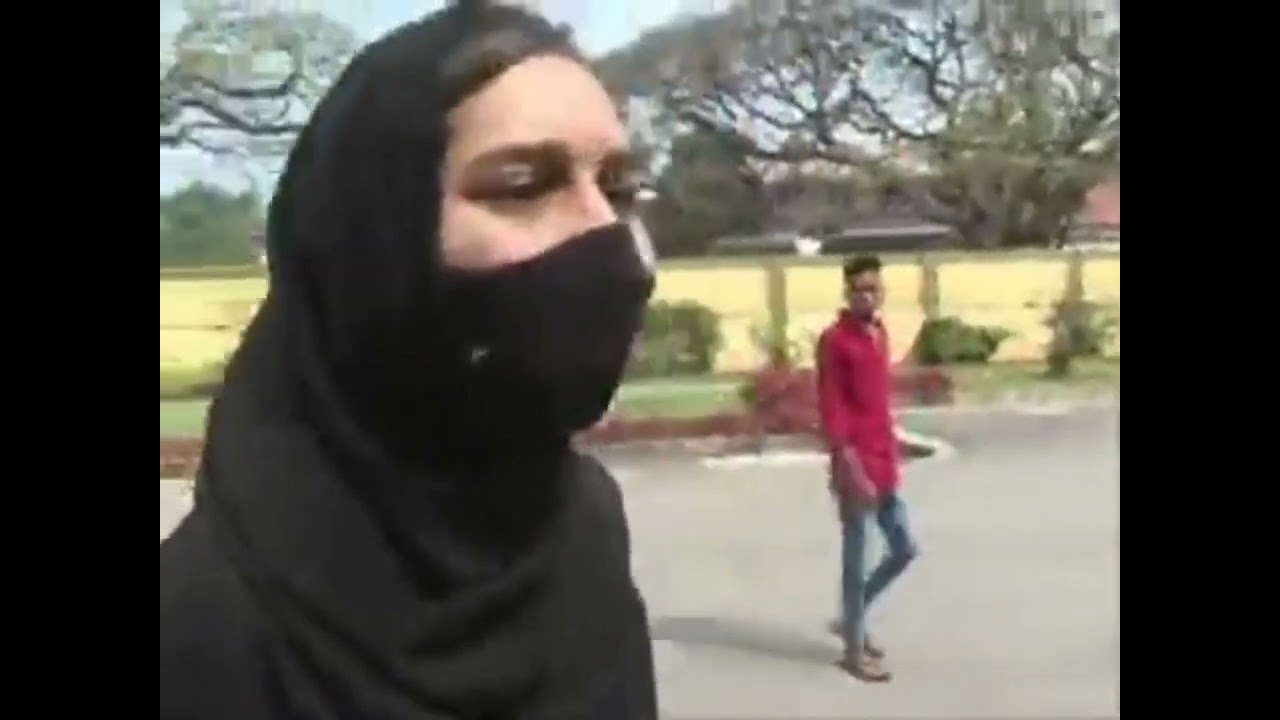 See: Brave Muslim girl chants 'Allah hu akbar', #Allahuakbar