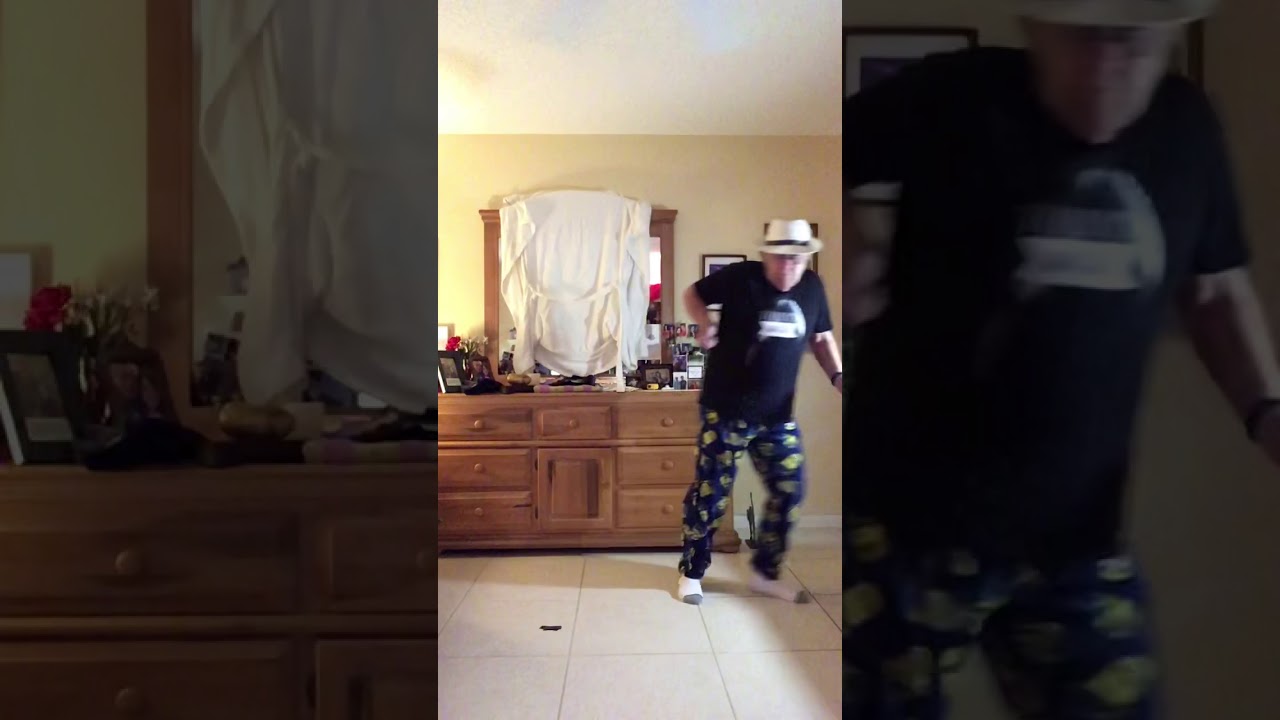 85 Year Old dancing to sexy jazz song
