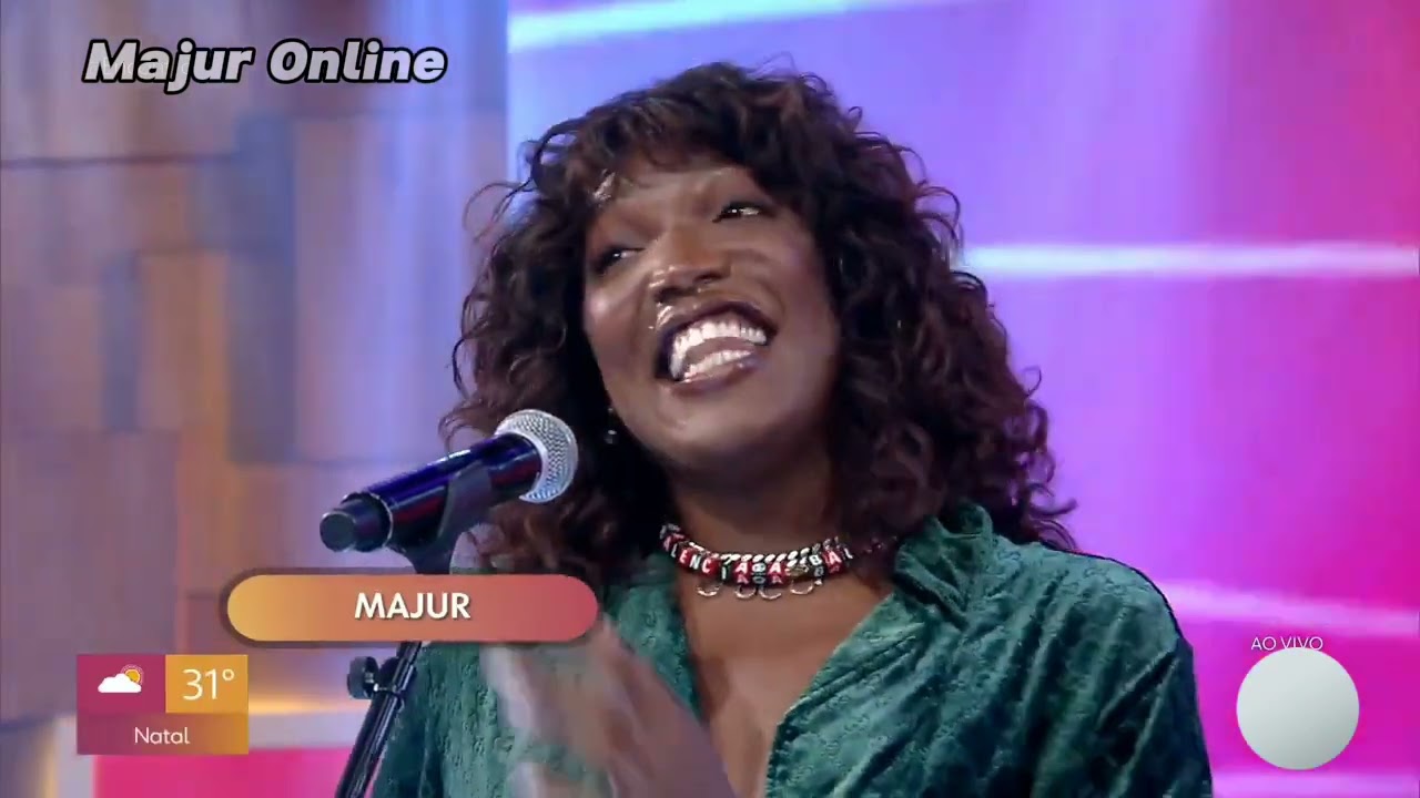 Majur canta 