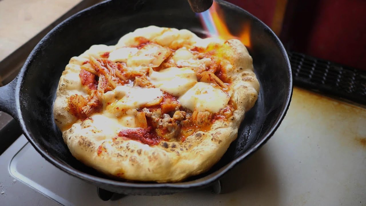 프랑스인에게 피자 만드는 법 전수 받아보기 근데 거기서 김치가.. ㅎㅎ