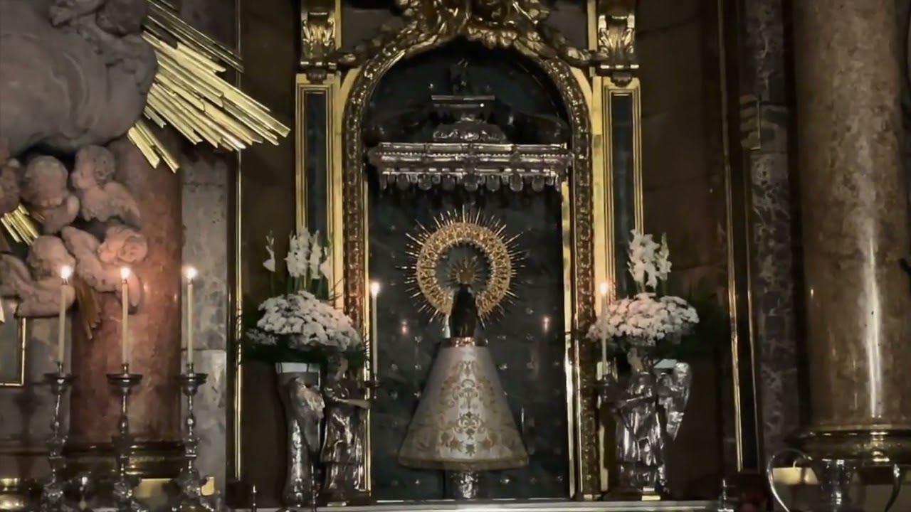 Oración de la noche de los domingos escrita por D  Esteban Navarro en la voz de Marta V