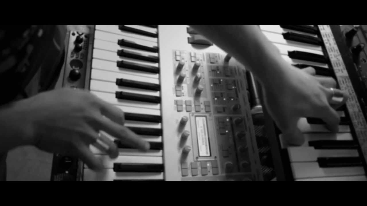 STEELA - VIDEO UFFICIALE Nel Centro Del Mondo