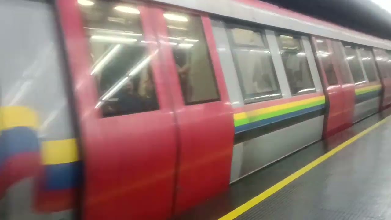 El metro de Caracas estación maternidad 😊 (video por David)